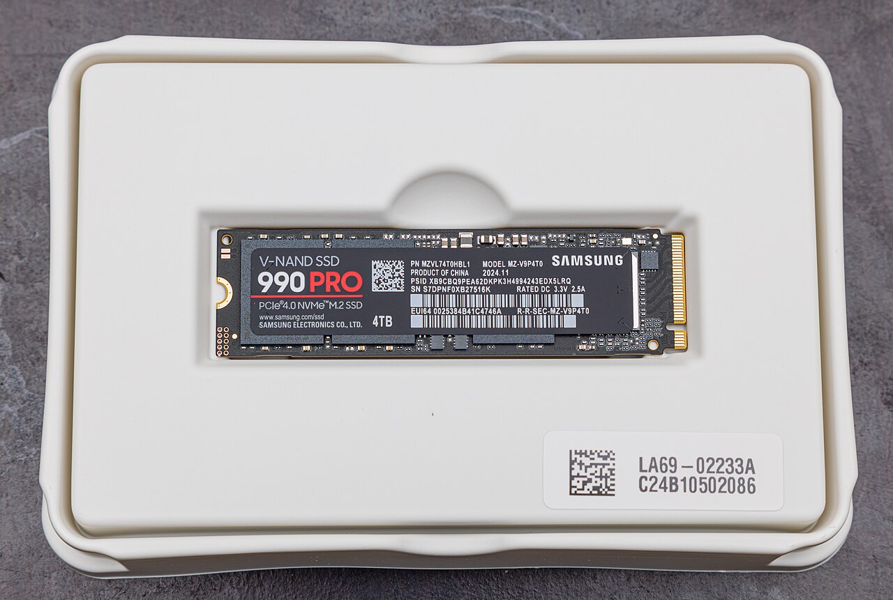 ภาพประกอบ: SAMSUNG M.2 NVMe SSD 990 PRO 4TB