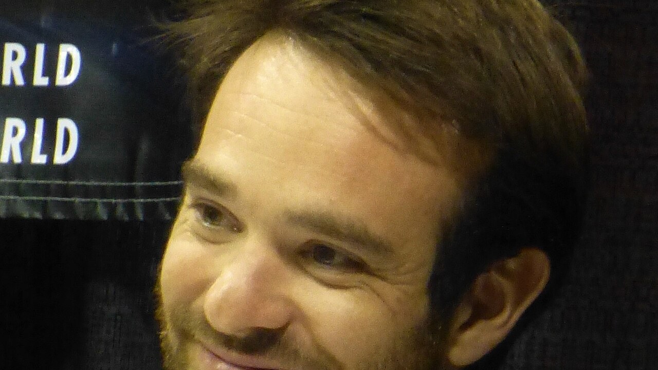 ภาพประกอบ: Charlie Cox 02 (cropped)