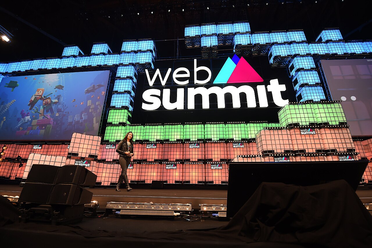 ภาพประกอบ: Web Summit 2018 - Centre Stage - Day 2, November 7 EN1 3086