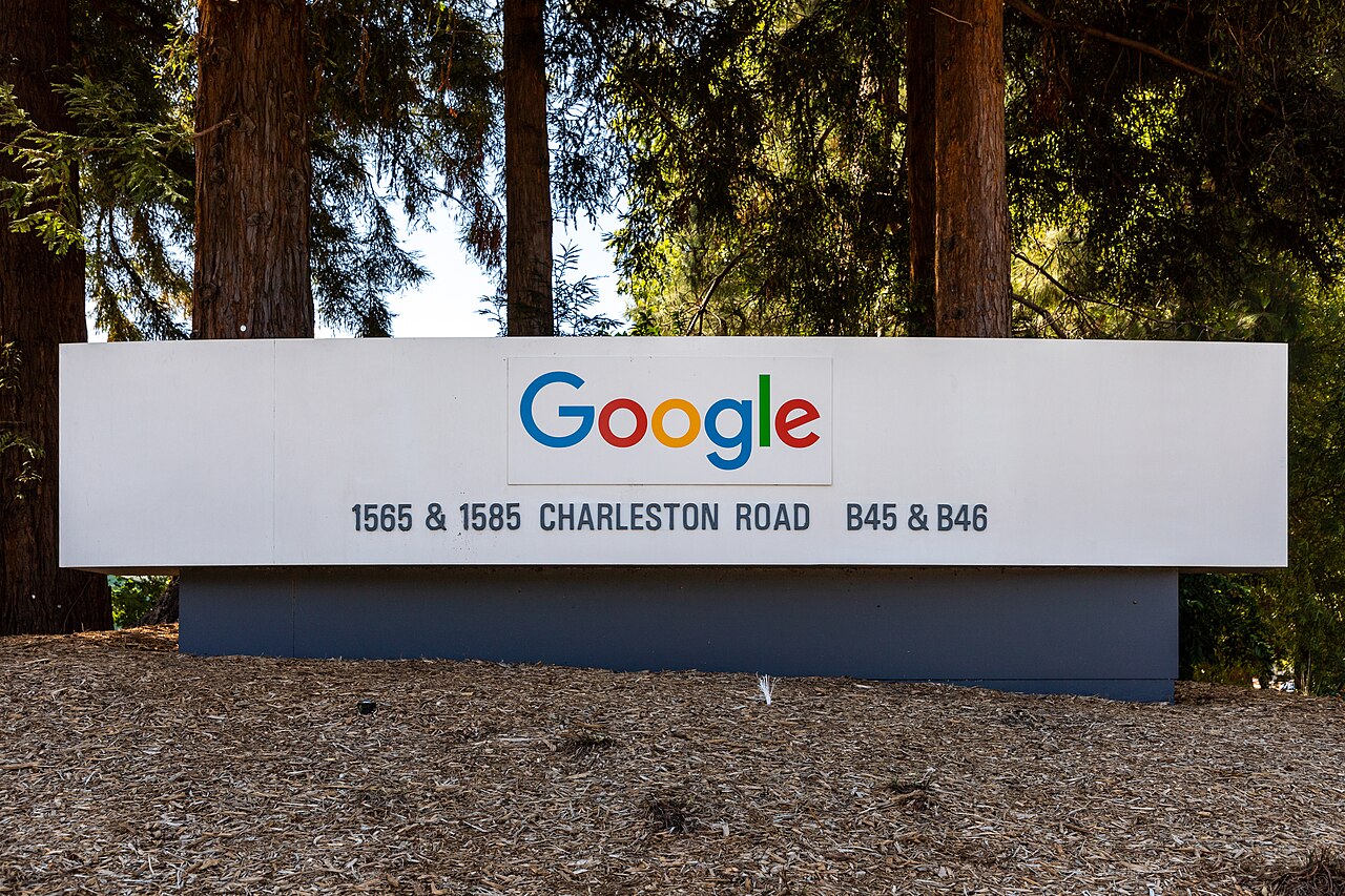 ภาพประกอบ: Mountain View (CA, USA), Charleston Road, Google-Schild, 2022