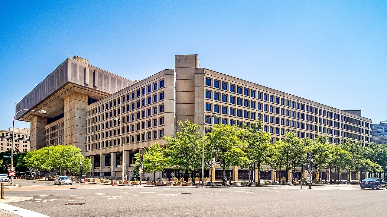 ภาพประกอบ: FBI Headquarters - J. Edgar Hoover Building b