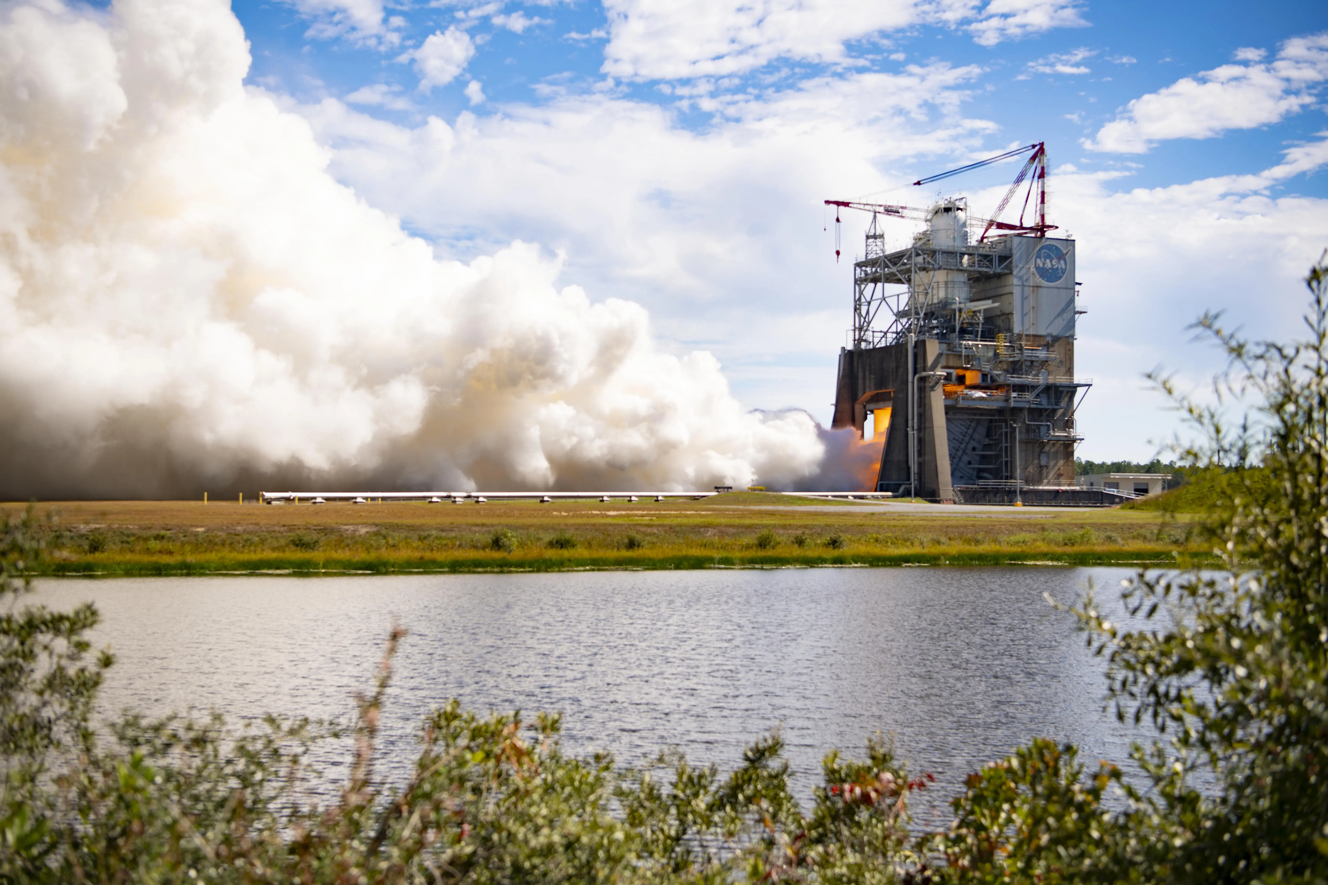 ภาพจาก NASA ประกอบข่าว NASA ทดสอบเครื่องยนต์ RS-25 หมายเลข 10001 เตรียมความพร้อมภารกิจ Artemis