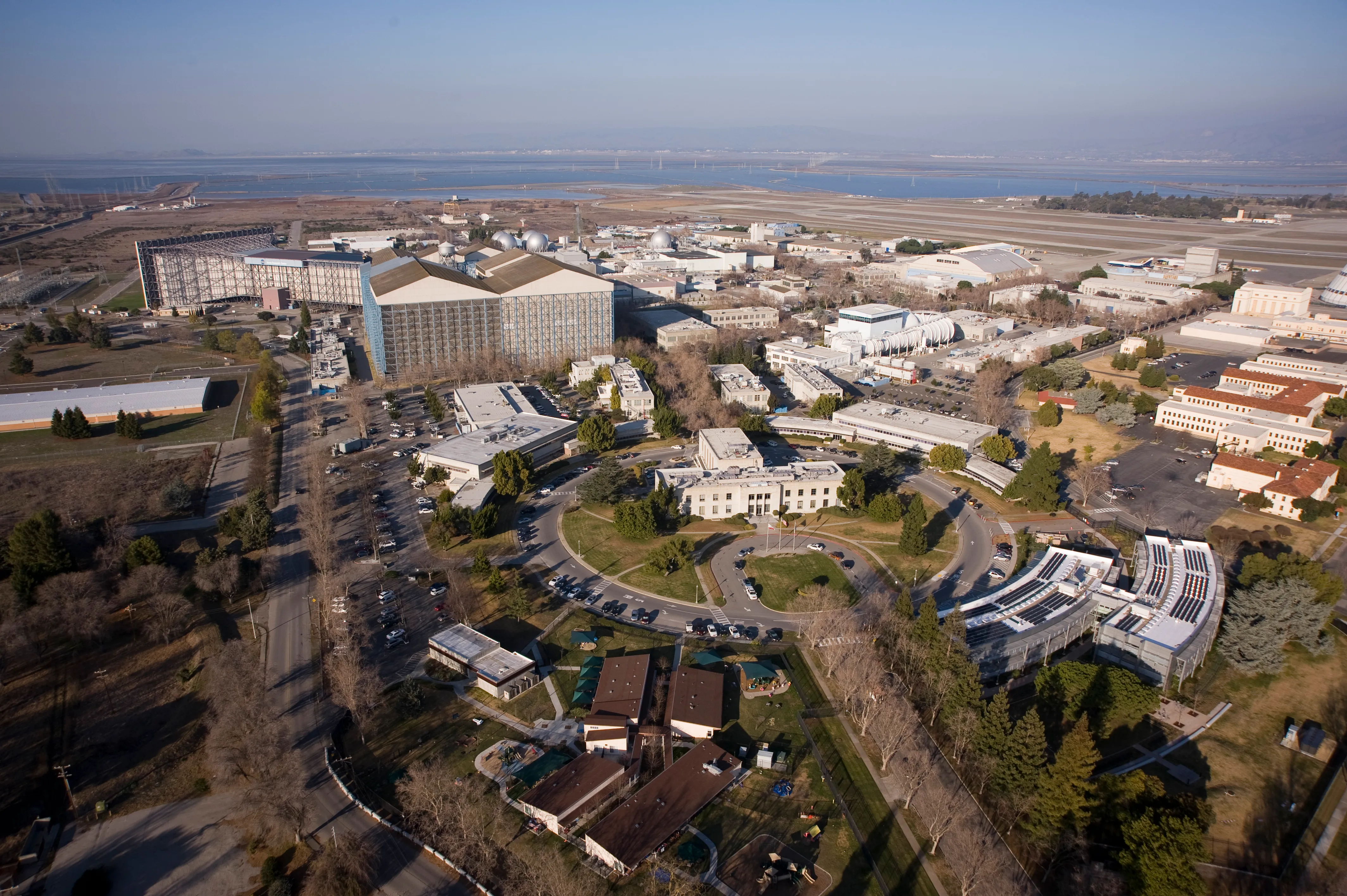 มุมมองจากบนฟ้าของศูนย์วิจัย NASA Ames