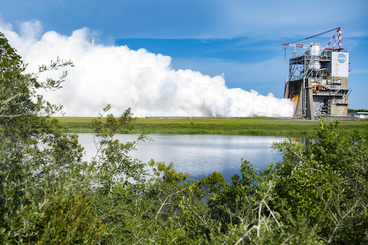 ภาพประกอบ: NASA Tests New RS-25 Engine (new-rs-25-engine)