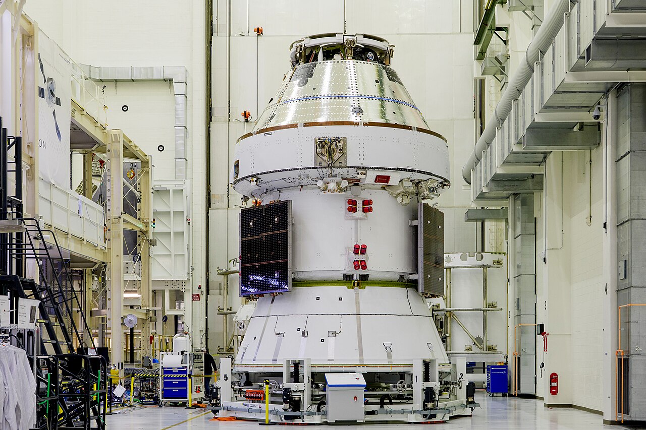 ภาพประกอบ: Artemis II Orion Solar Array Wings Installed (jsc2025e016293)