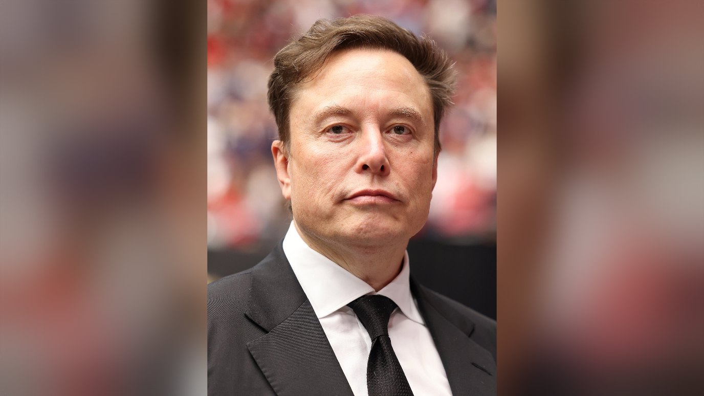 ภาพประกอบ: Elon Musk (cropped 2) (b)