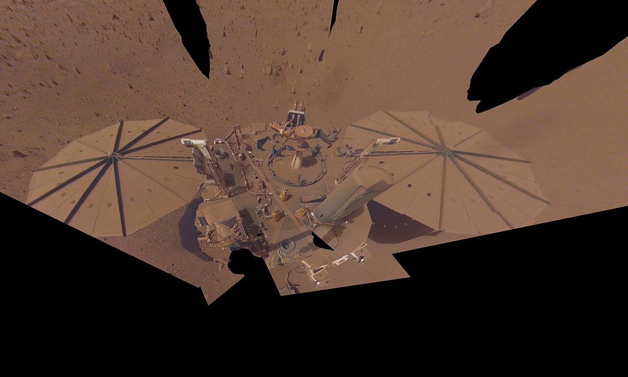 ภาพประกอบ: NASA InSight Mars Lander's Last Dusty Selfie